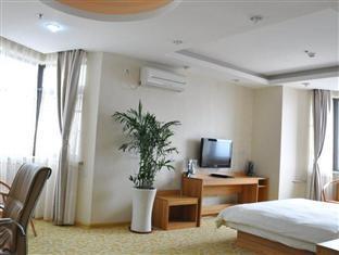 Super 8 Hotel Qingdao Railway Station Gui Zhou Road 外观 照片