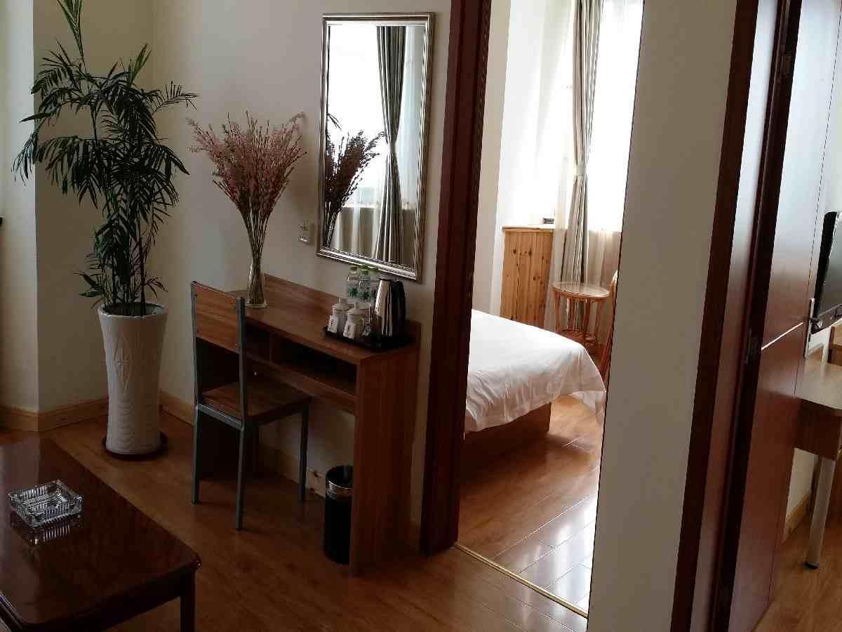 Super 8 Hotel Qingdao Railway Station Gui Zhou Road 外观 照片