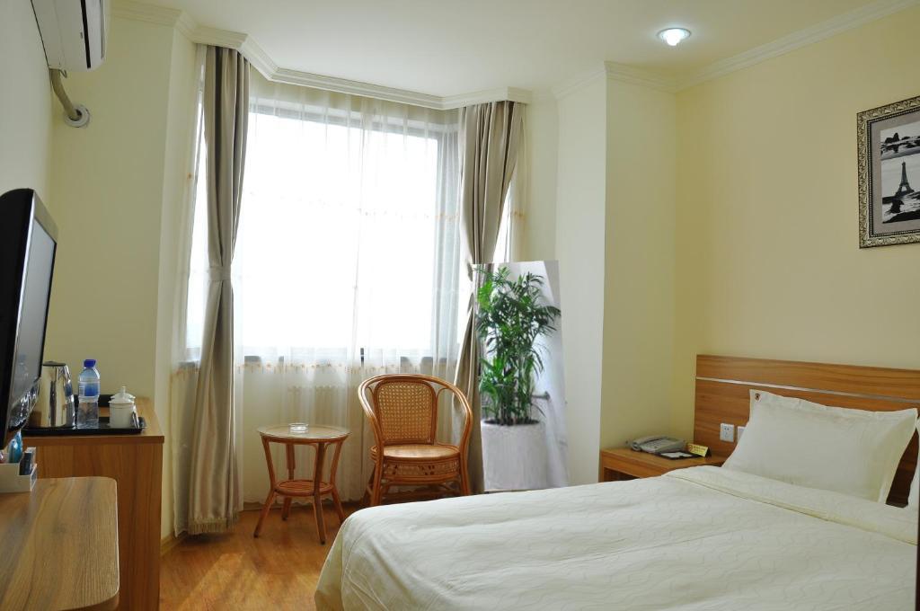 Super 8 Hotel Qingdao Railway Station Gui Zhou Road 外观 照片