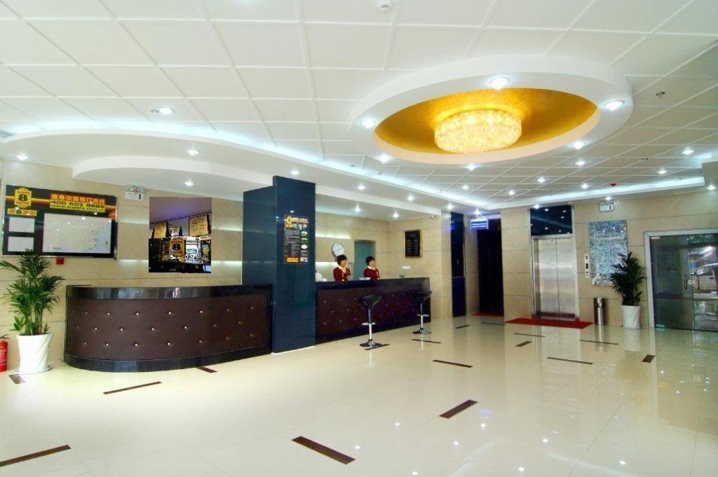 Super 8 Hotel Qingdao Railway Station Gui Zhou Road 外观 照片